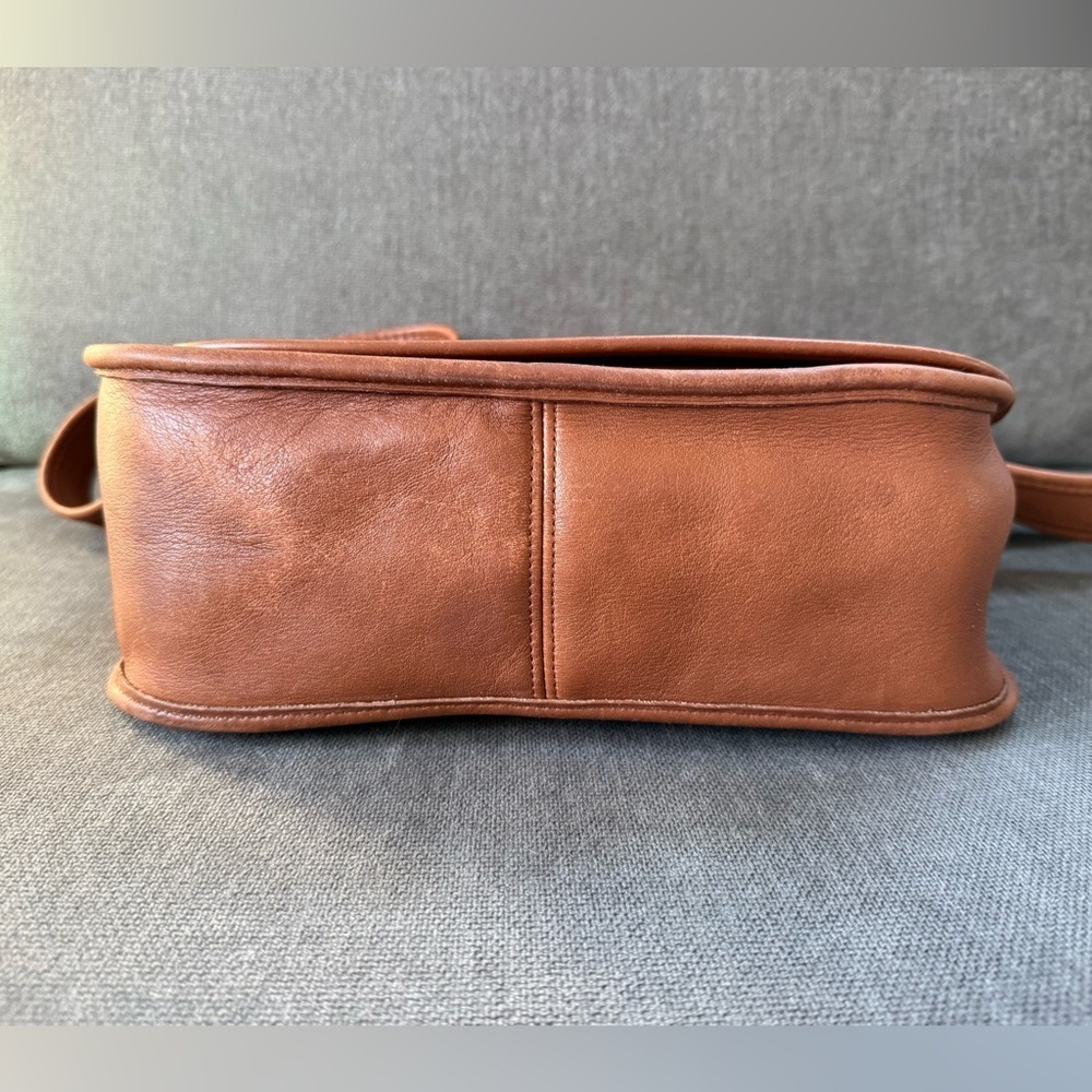 Vintage Coach Leather Patricia Legacy Crossbody Shoulder Bag British Tan - Picture 6 of 14